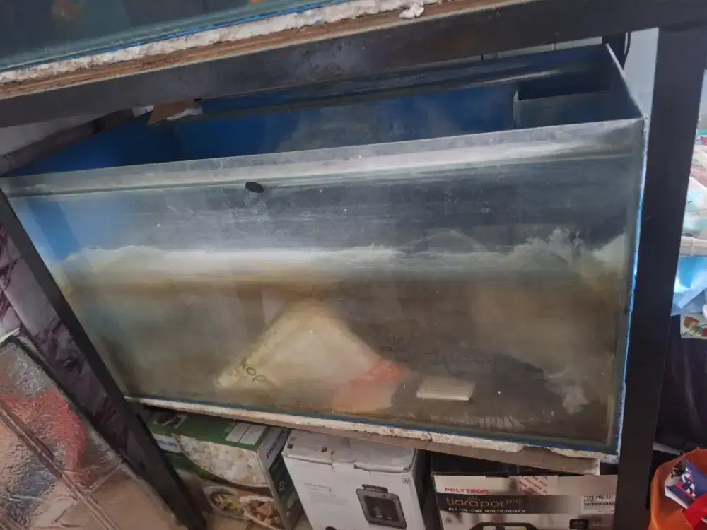 Akuarium Ikan Bekas