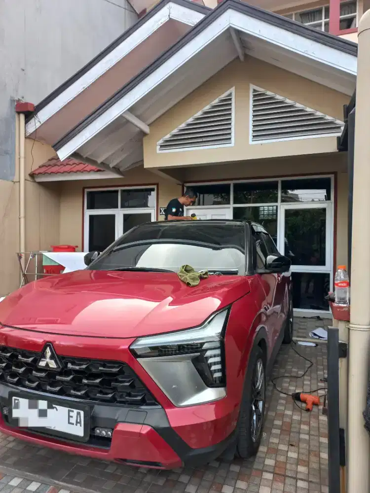 Jasa pasang sticker mobil motor