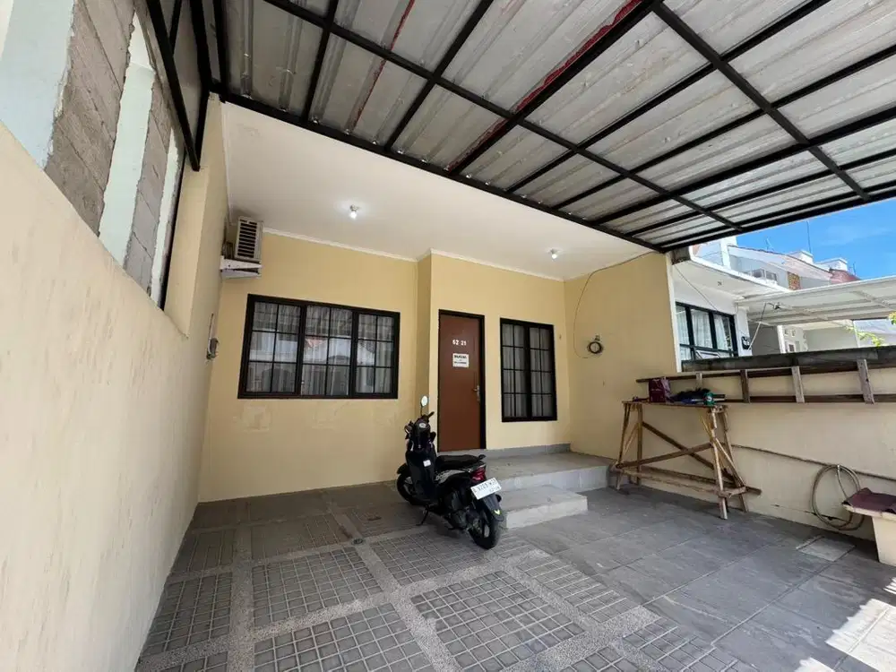 Modern hill Pondak Cabe