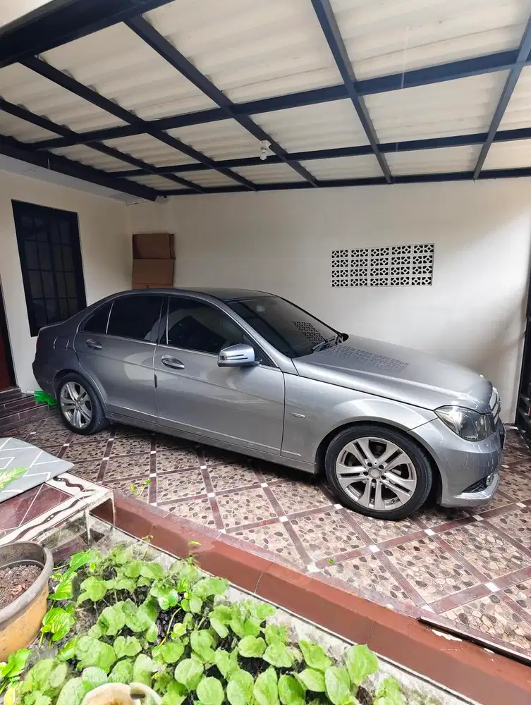 Mercedes-Benz C200 2012 Bensin