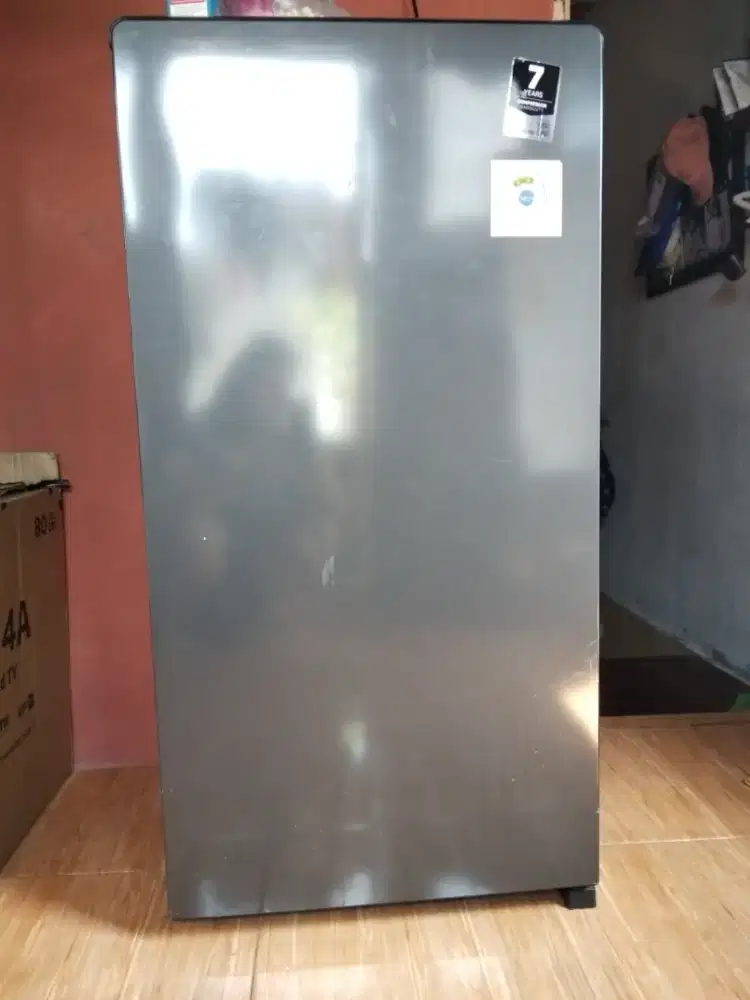 KULKAS AQUA BARU 1 TAHUN PEMAKAIAN