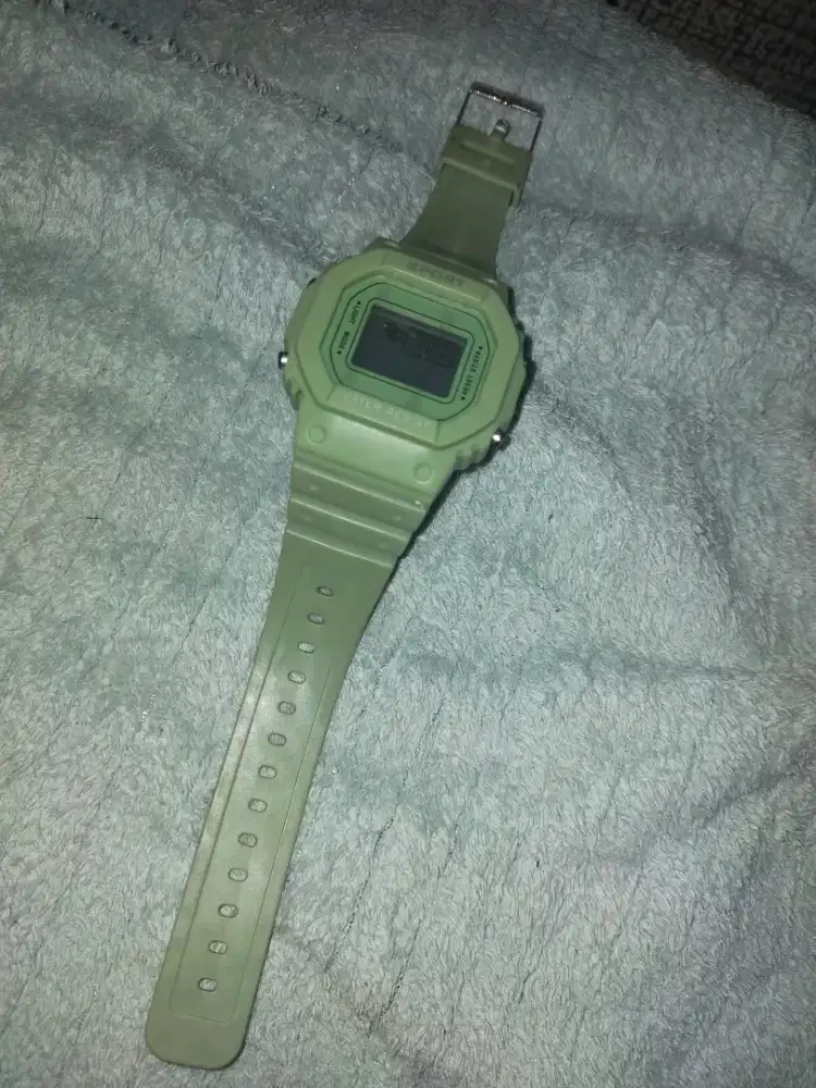 Jam tangan arloji hijau