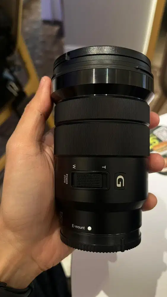 Lensa Sony PZ 18-105mm G OSS Fullset