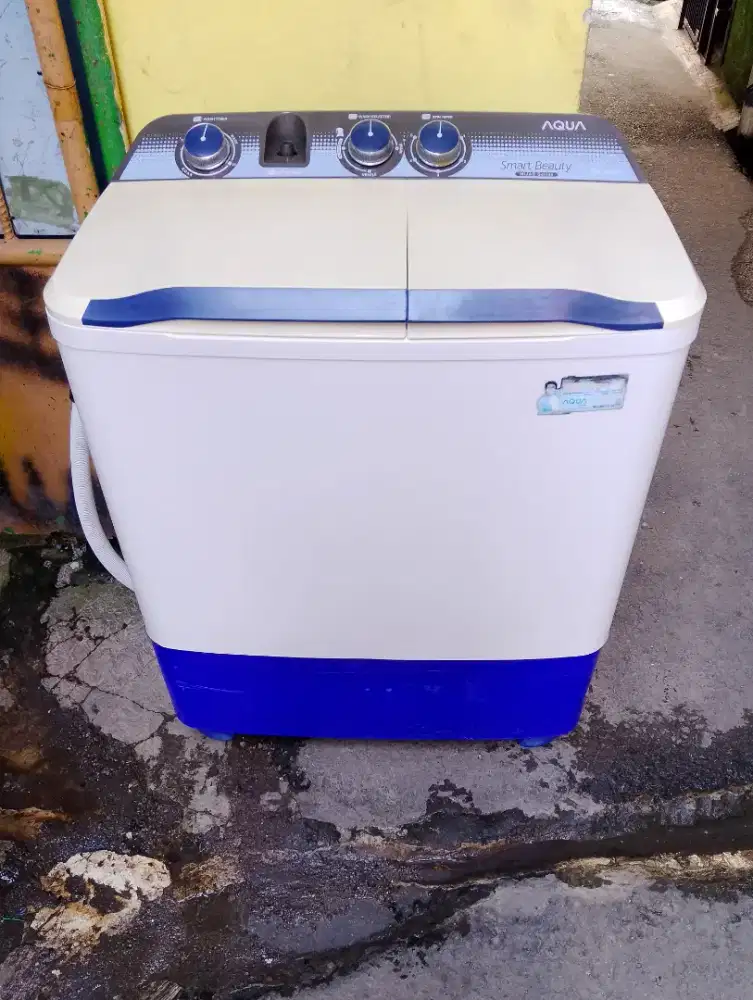 Mesin cuci Aqua 8kg