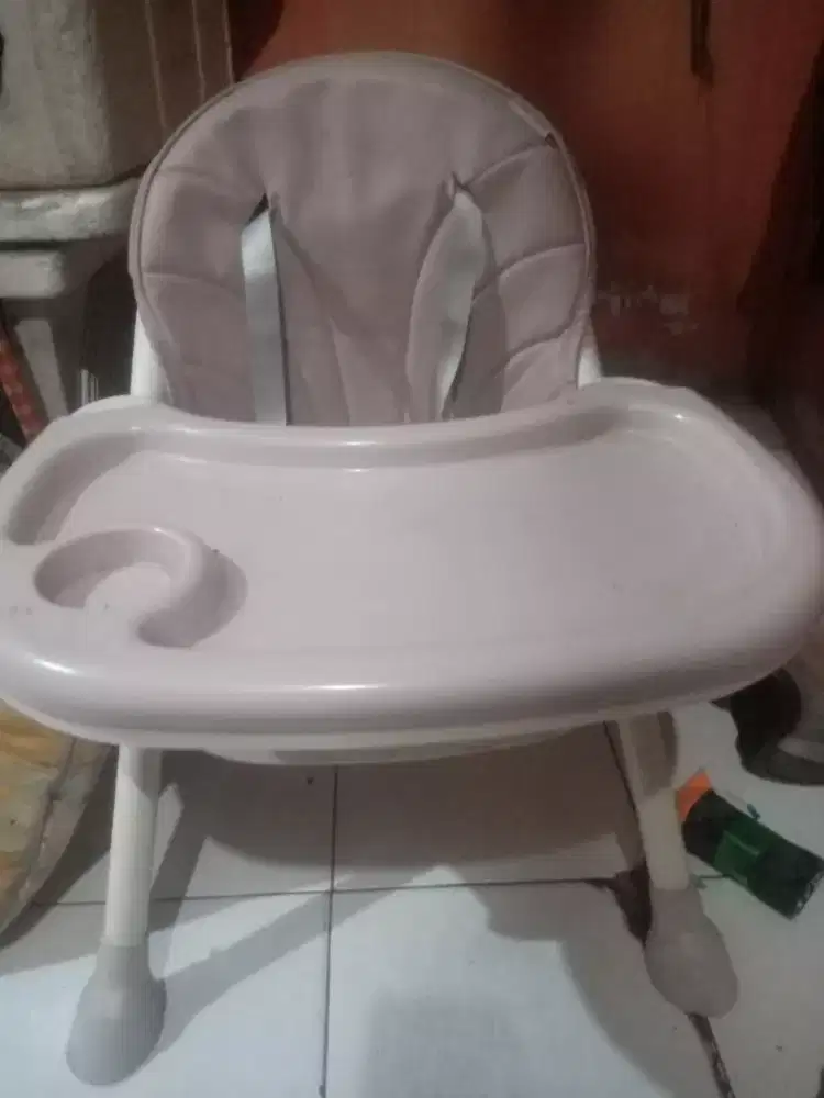 Kasur bayi , bangku bayi , meja belajar