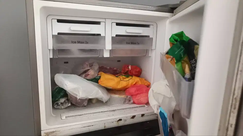 Jual kulkas bekas Samsung 300an liter