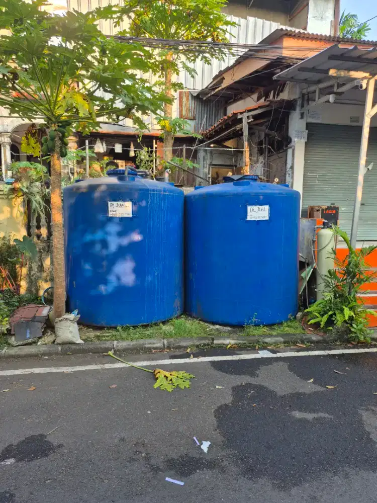 Dijual 2 buah Toren air bekas dg kapasitas 5000 ltr/ tengki.