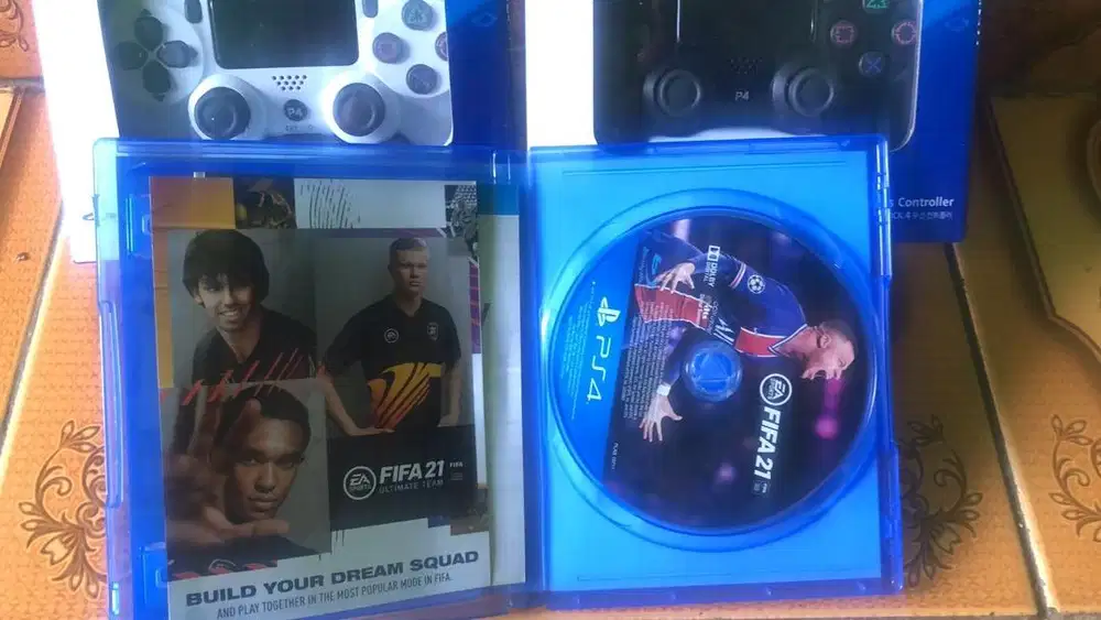 Stick ps4 dan kaset cd ps4 bola