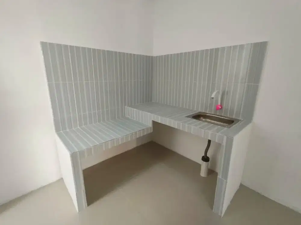 Rumah Modern Dekat Jalan Utama