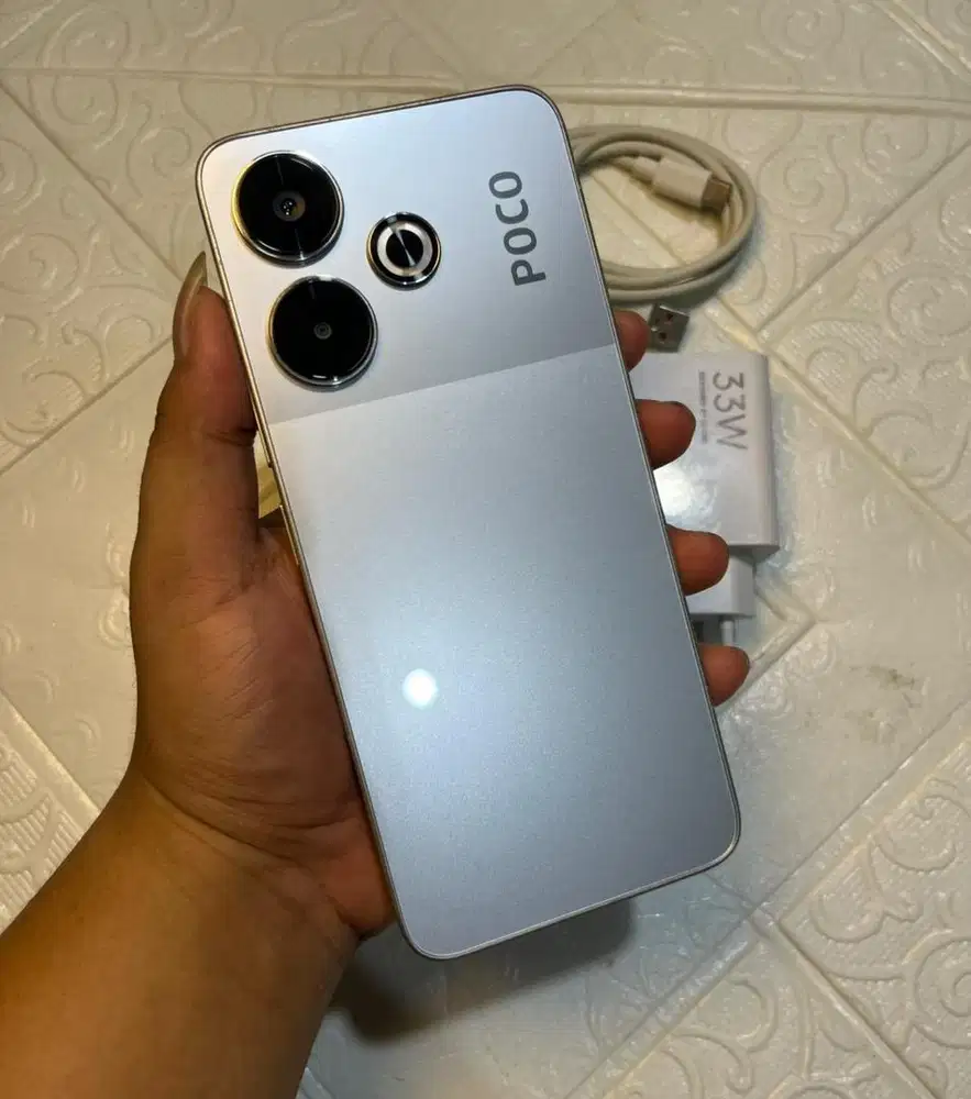 Poco m6 Ram 8/256 Unit + Charger