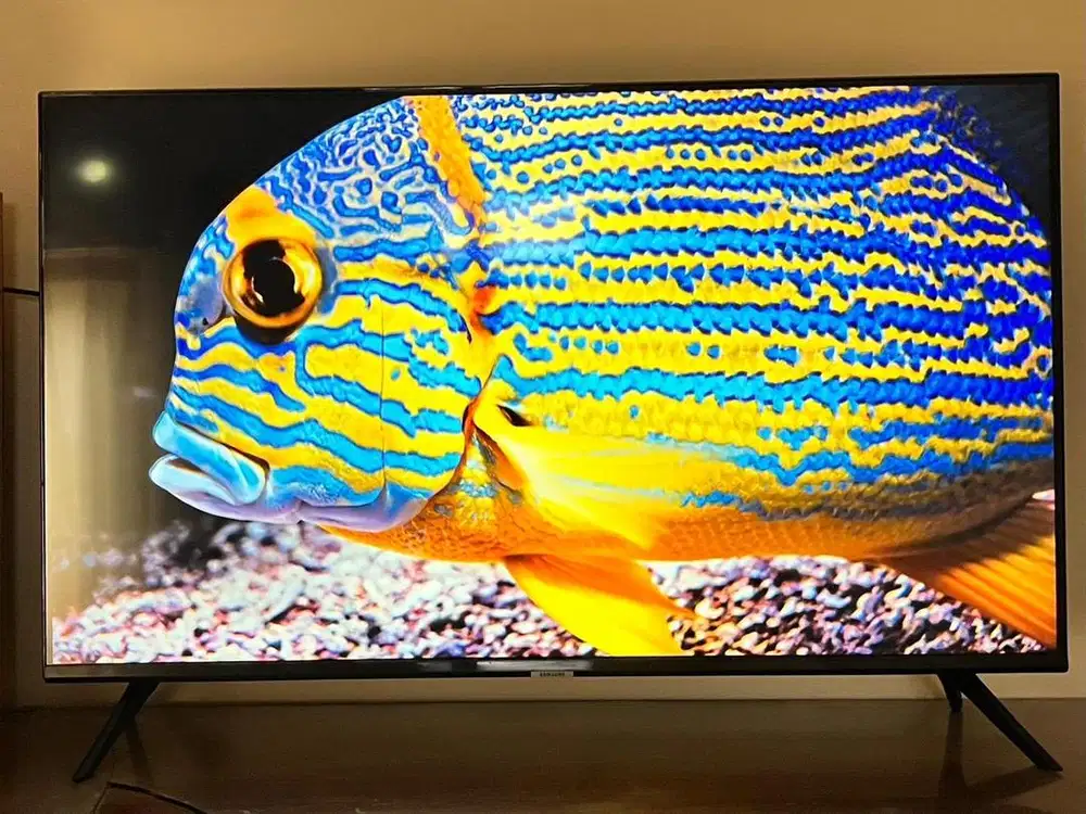 Samsung Smart TV 43 Inch AU7002 – 4K UHD, Mulus & Jernih Banget!