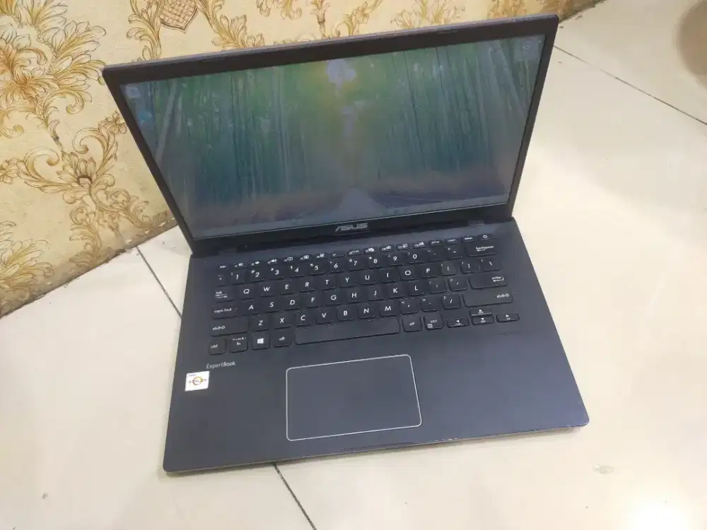 Asus expertbook p1410cda
Amd athlon 3050u 4gb 128gb 
Klengkpn unit cas