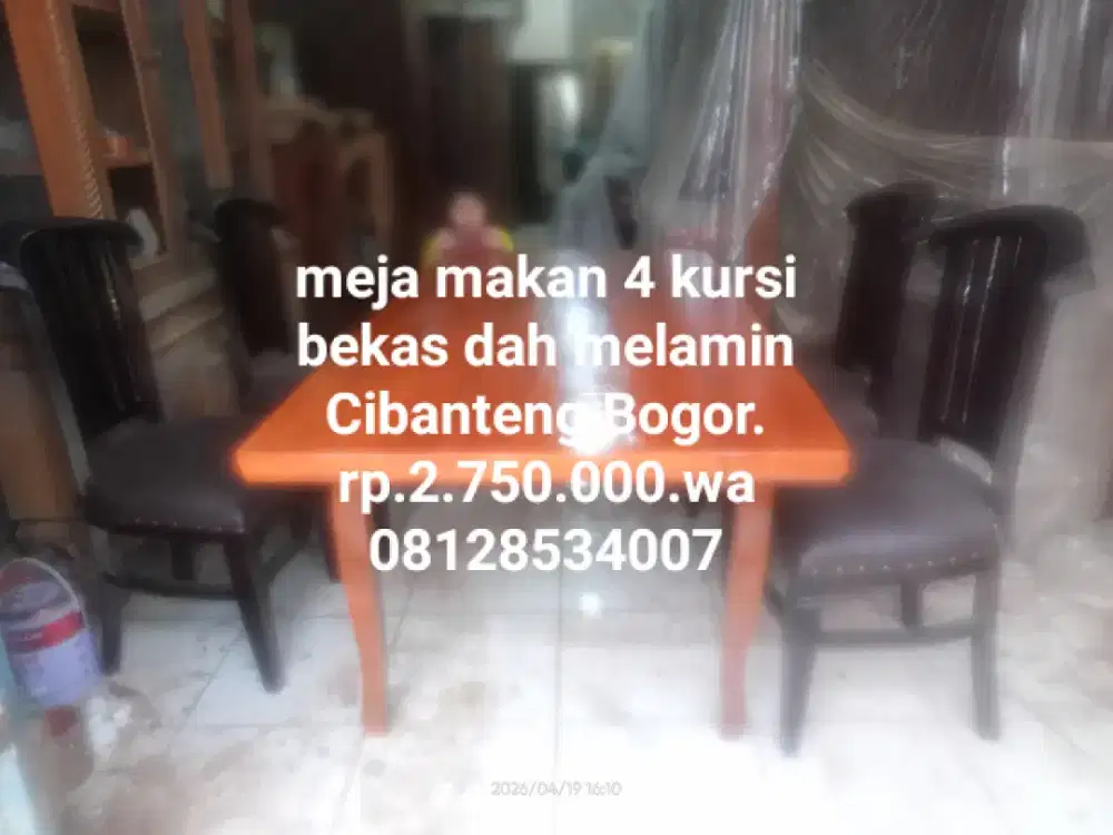 Meja makan kayu jati 4 kursi bekas dah melamin. Seperti baru