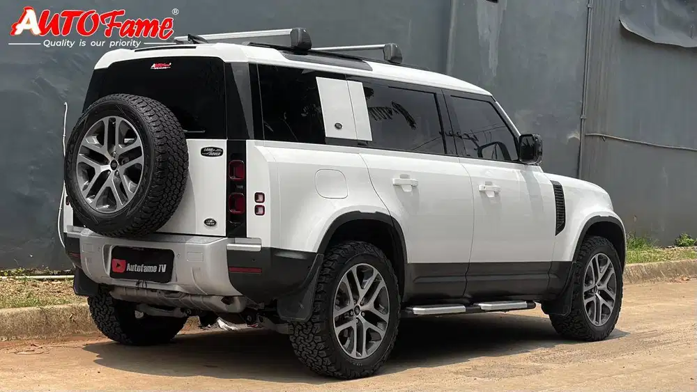 Land Rover Defender 110 P300 SE 2.0L 4x4 NIK 2020