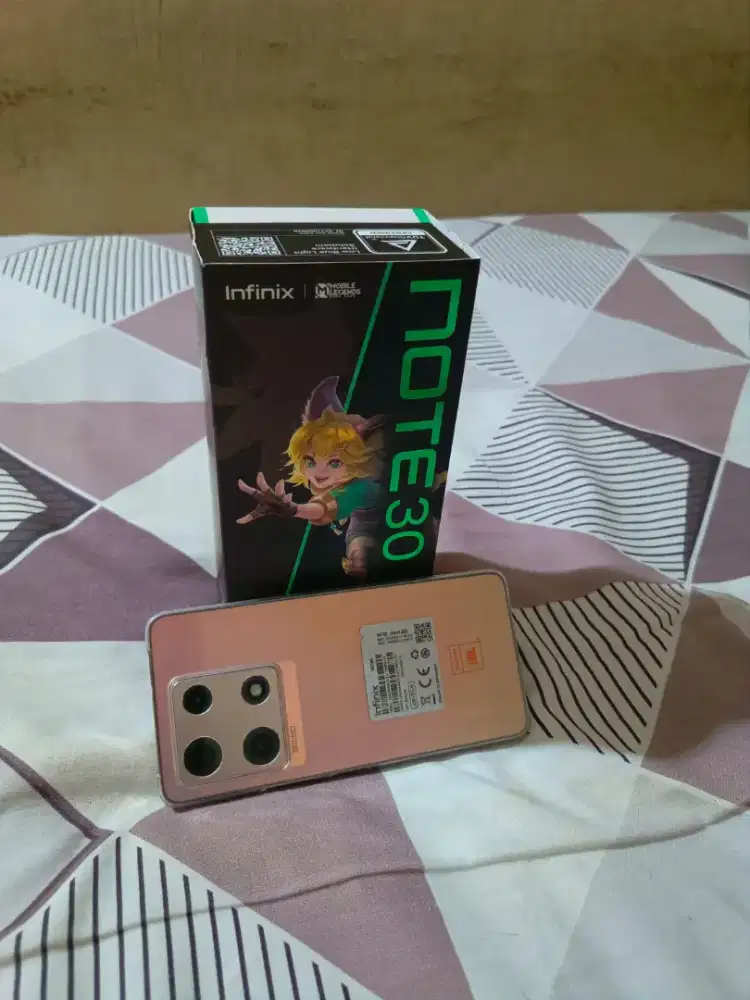 Infinix NOTE 30 PRO 8+8/128 GB Variable Gold