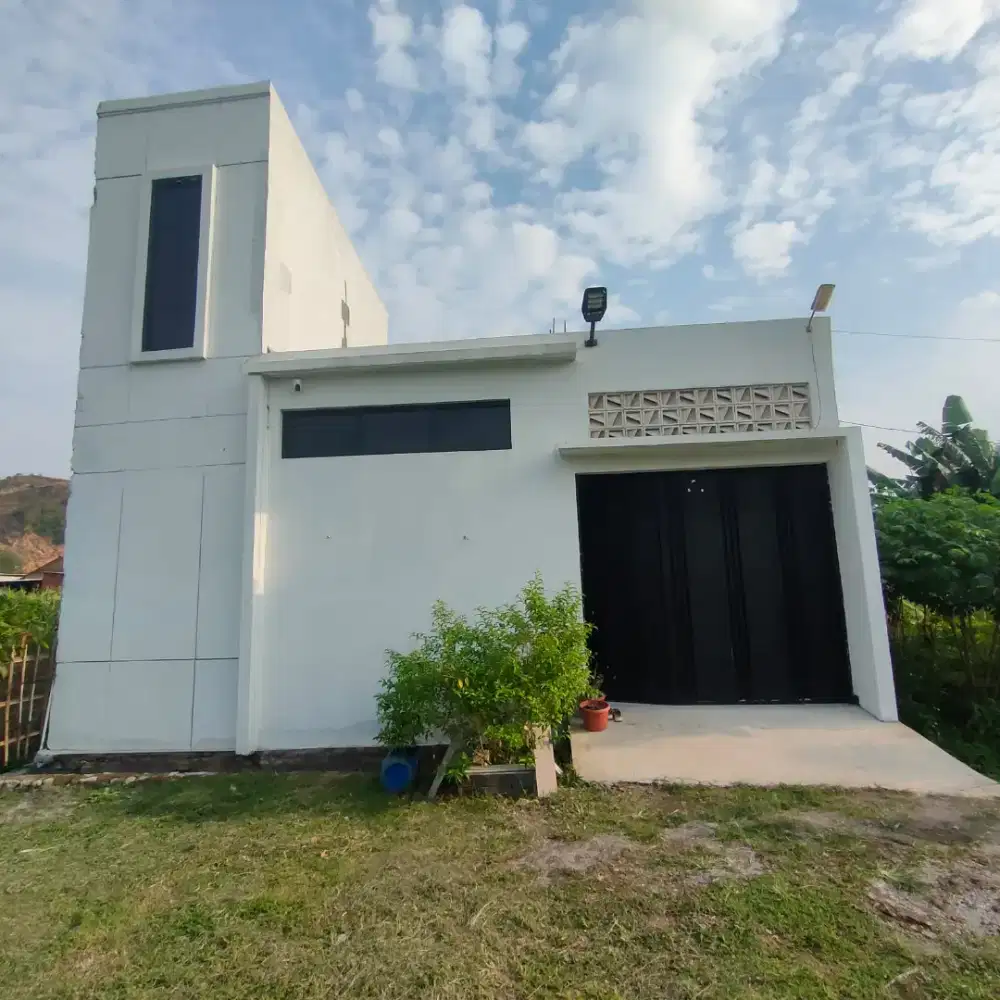 Dijual Rumah Semi Gudang