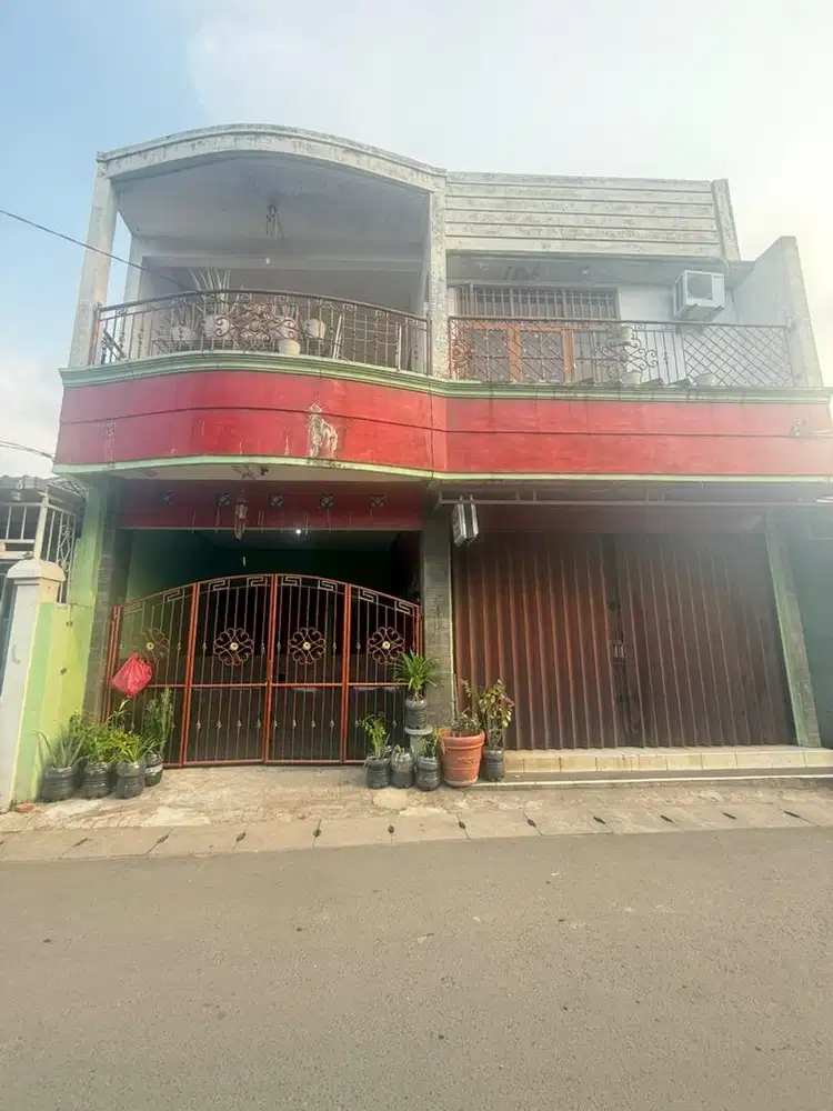 Dijual Rumah 2 lt lokasi strategis