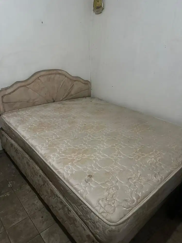 Kasur bekas (ambil dengan divan)