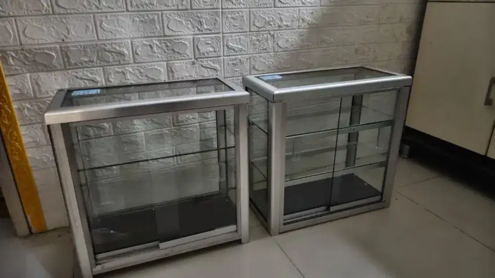 Jual Etalase rokok kondis bekas, Lok Pondok cabe, Tangsel