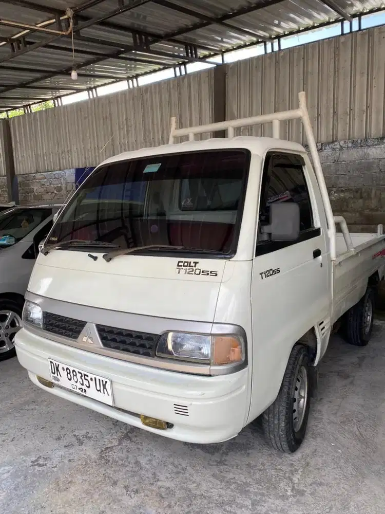 Mitsubishi Pick-Up 2009 Bensin