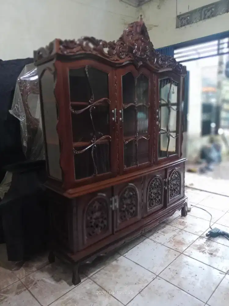 Panjang 170 lemari kaca bufet antik kayu jati tua bekas dah melamin