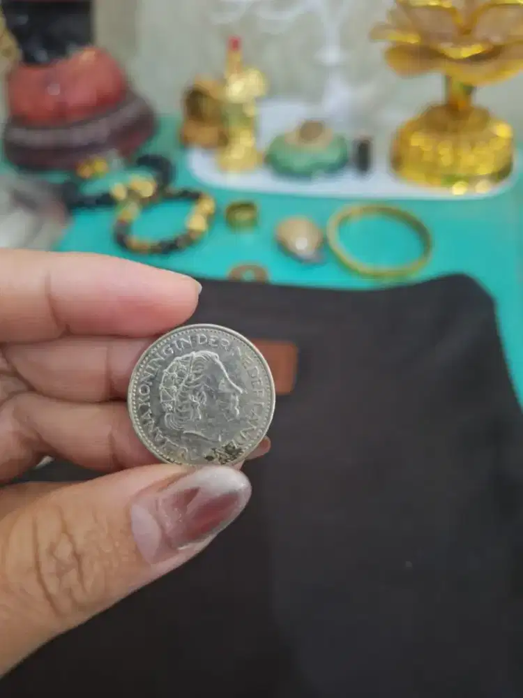 Koin 1 gulden dari 
Negara belanda koin 
Tahun 1977 koin asli 
Limited