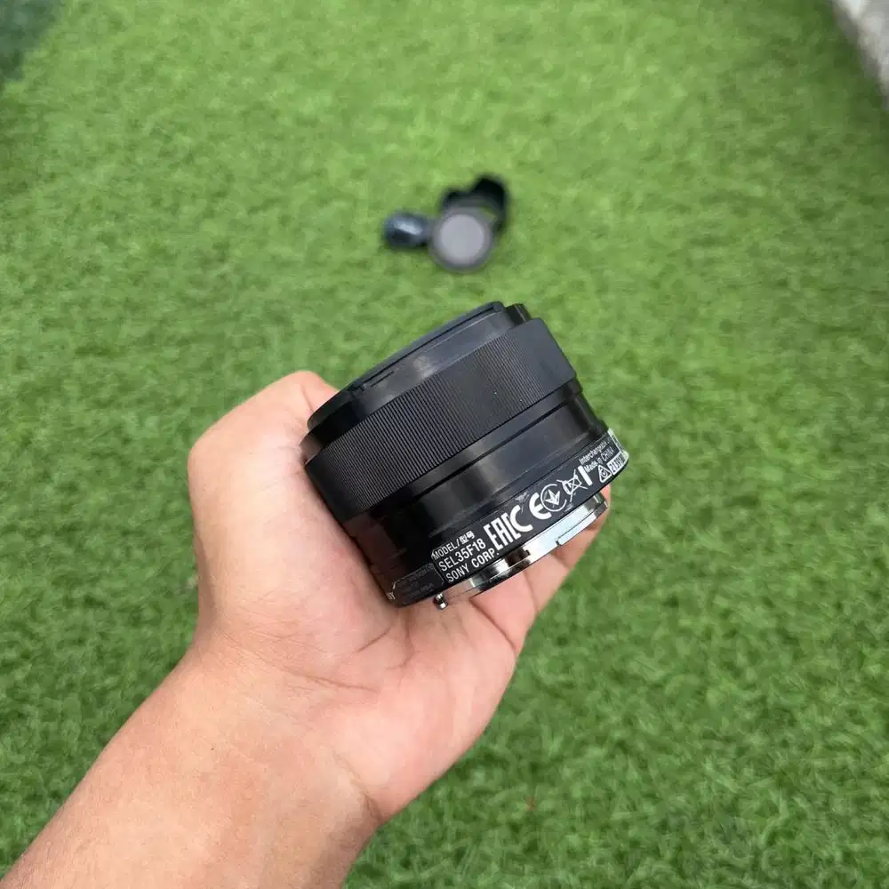 Lensa Sony E 35mm F1.8 OSS No Dus Box Like New