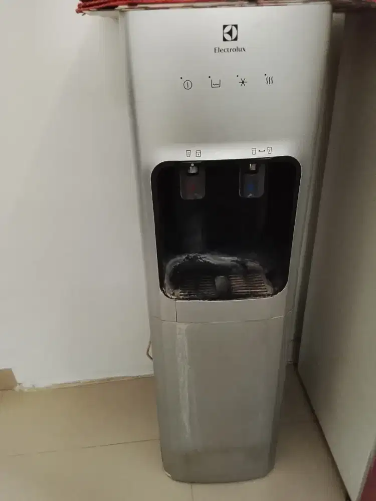Jual  dispenser Electrolux kondisi baik