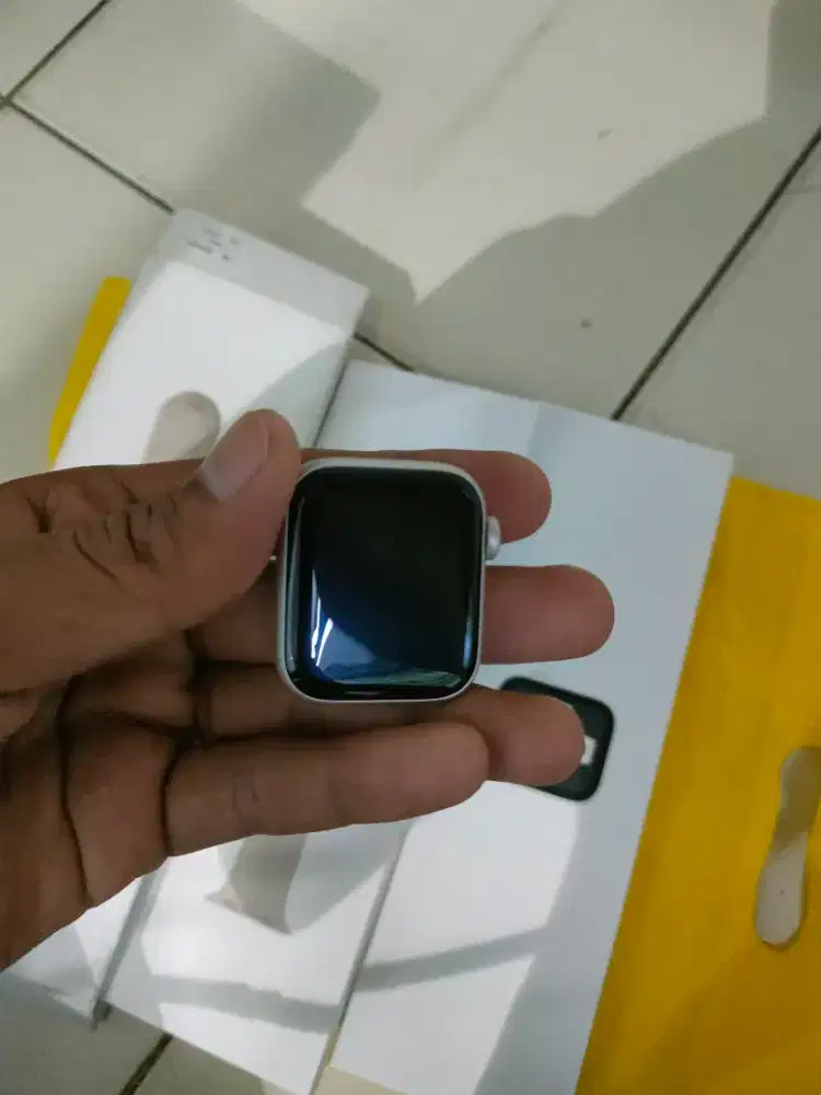 Apple watch SE 40 mm bh 95 %
