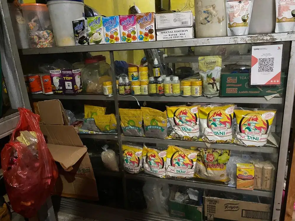 DI JUAL CEPAT ETALASE KACA !!!