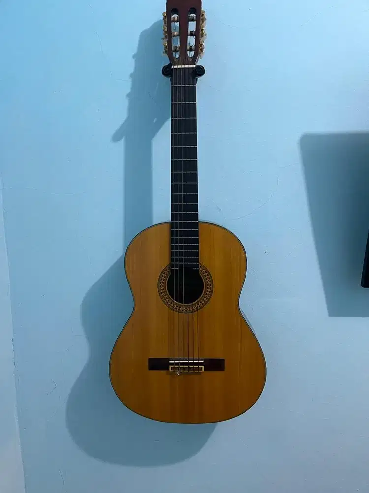 Yamaha C390 Classical Guitar – Suara Jernih & Nyaman Dimainkan