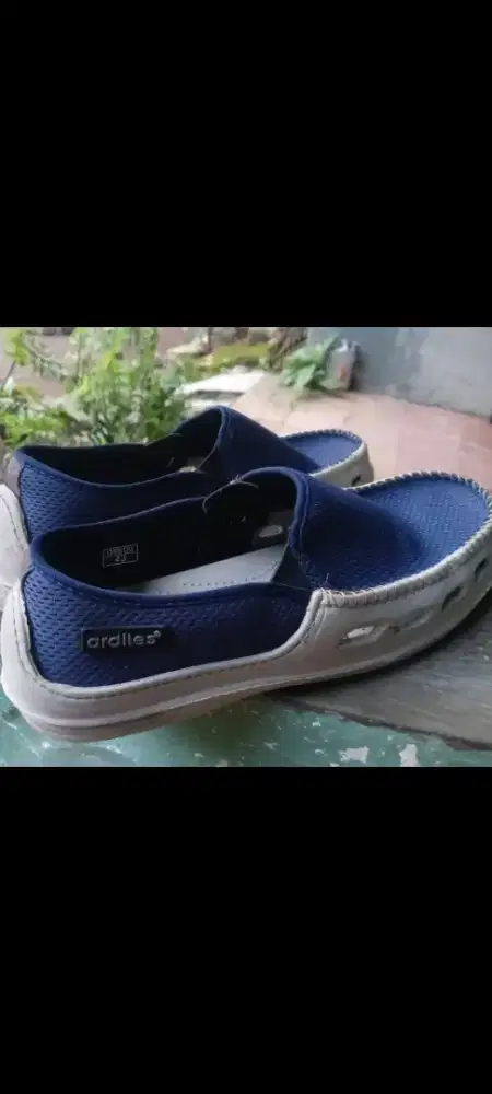 Sepatu ardiles model slop