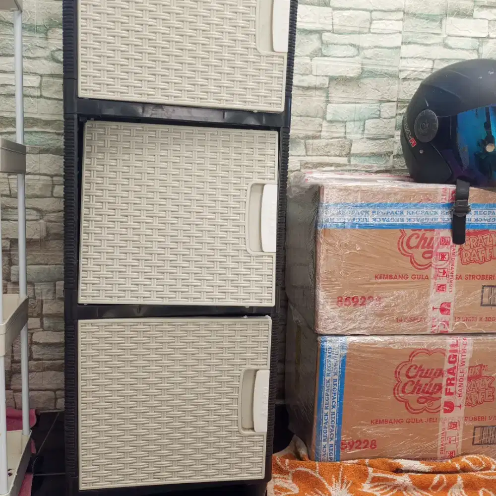 Jual lemari plastik, Box ,keranjang baju dan mesin air