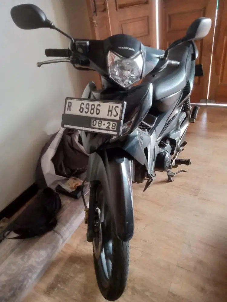 Dijual Revo plat R 2008