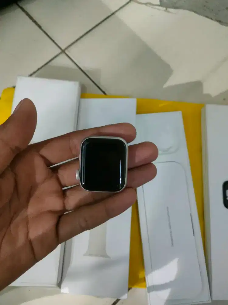 Apple watch SE 2 40 mm bh 100%
