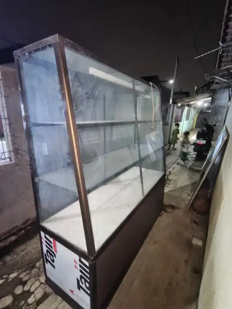 Dijual Cepat Etalase