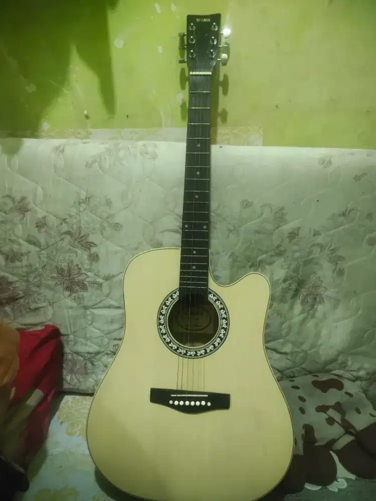 Gitar Yamaha F-425