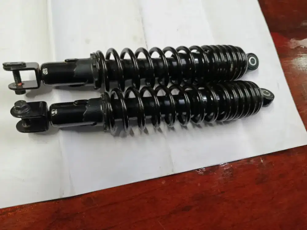 Shok copotan XMAX dan per Shok ohlins