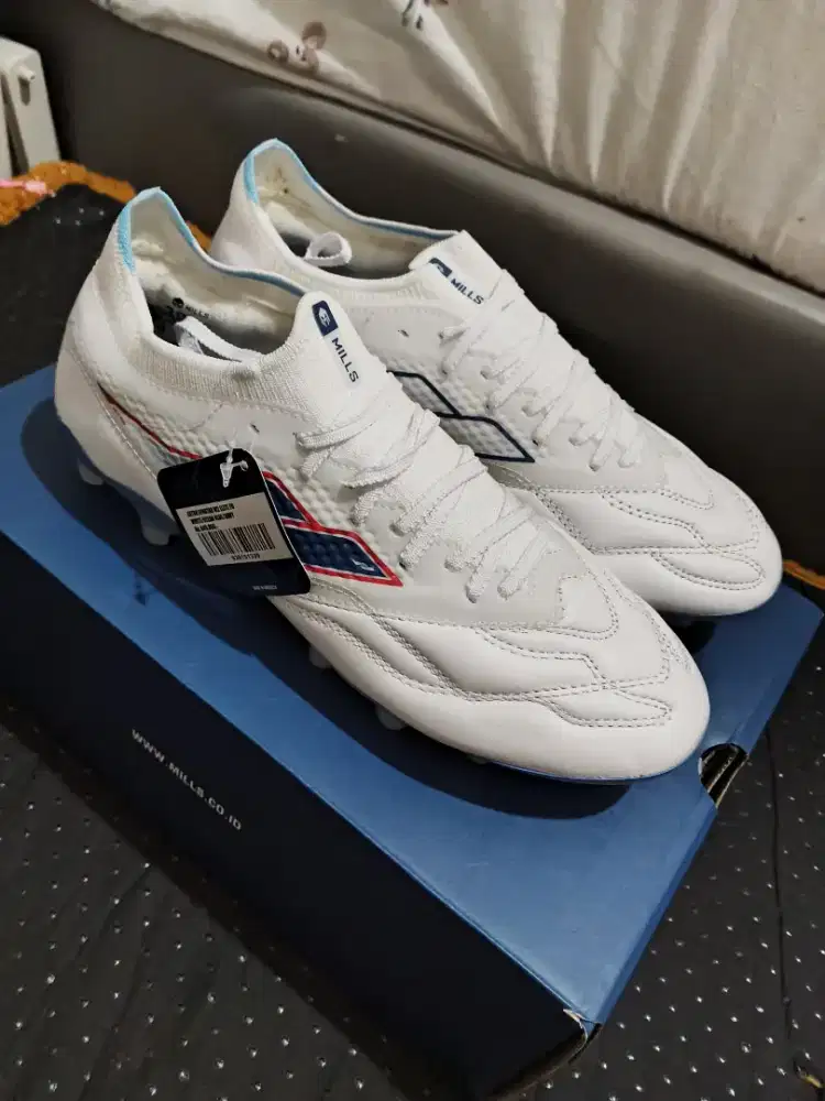 Sepatu Bola Mills Astro Spartan M2 Elite FG