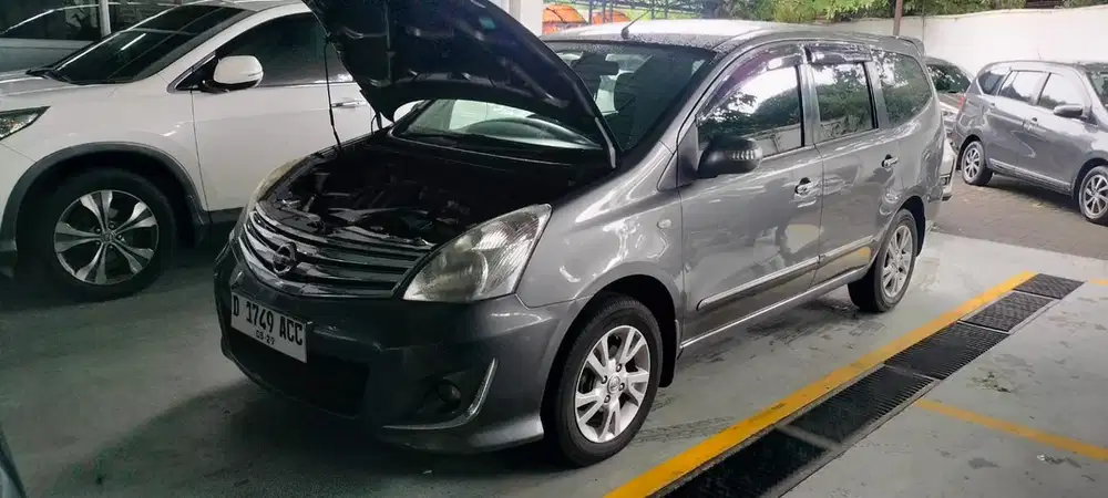 Nissan Grand livina 2012 Bensin