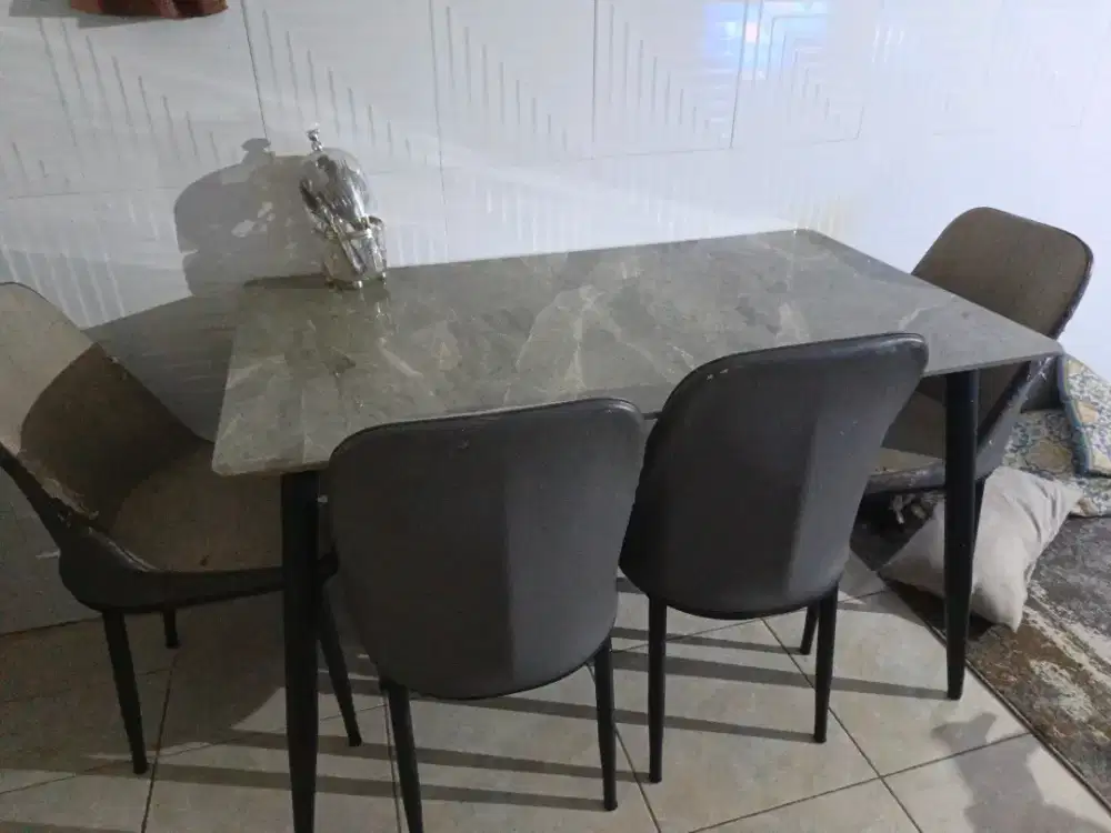 Kursi mkaan marmer granite 4 kursi