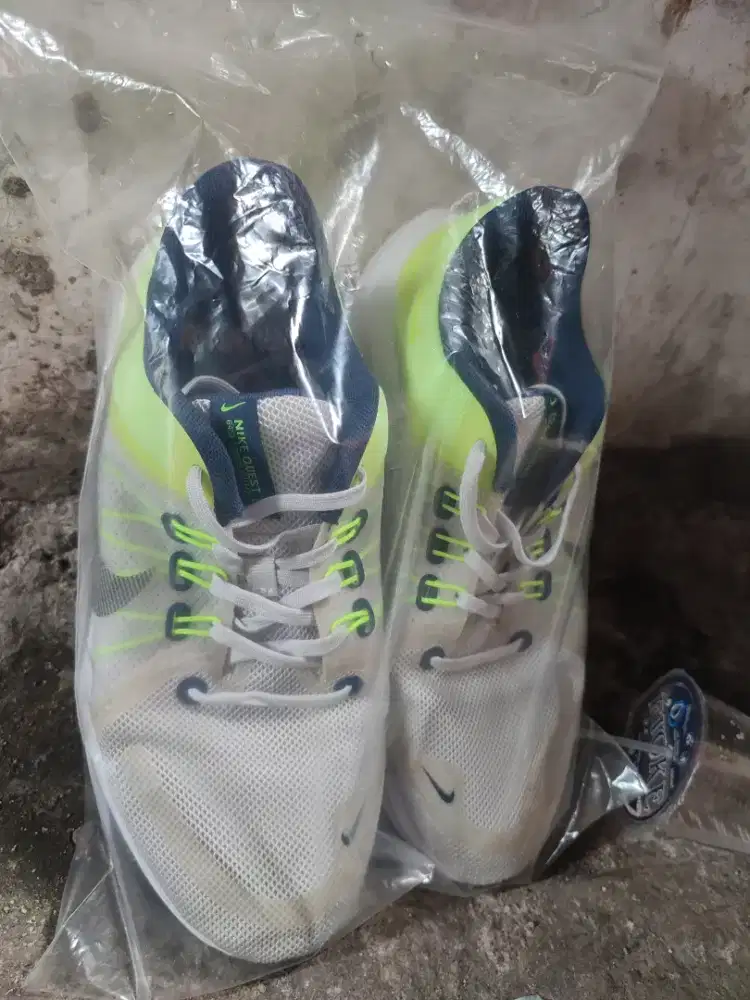 NIKE RUNNING QUEST 4