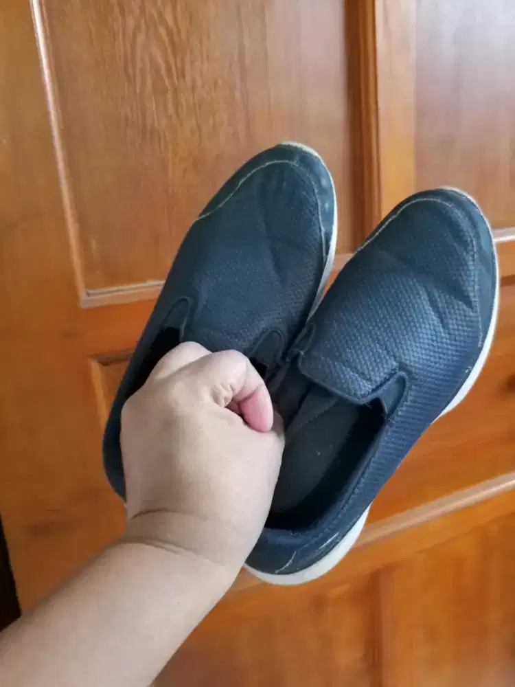 SEPATU CHAMPIONS SIZE 35-36 MULUS