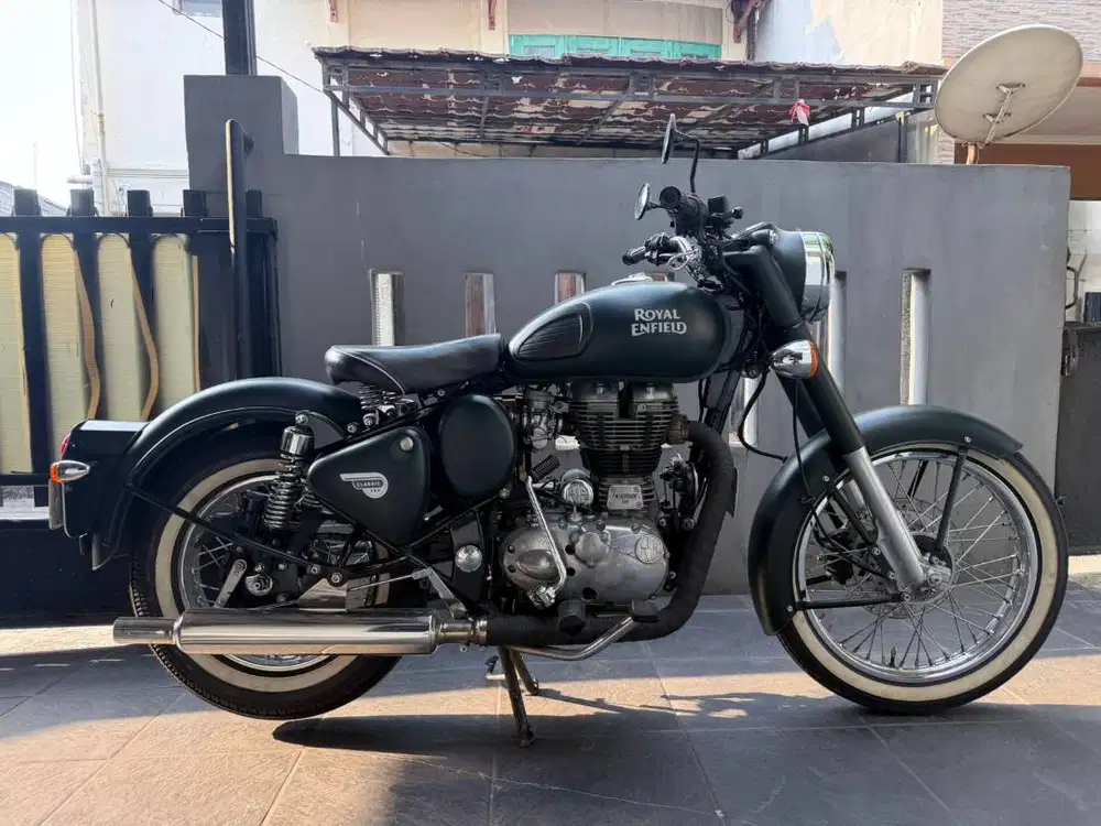 JUAL CEPAT Royal Enfield Bullet Classic 350 2017 – Siap Pakai, Terawat