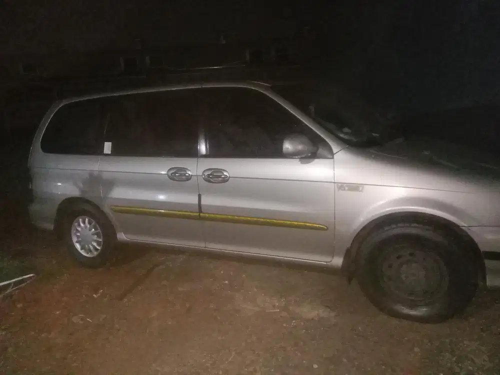 Kia Carnival 2001 Bensin