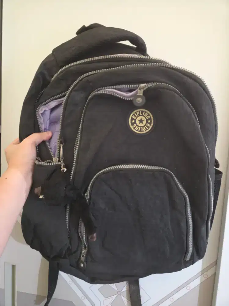 Tas sekolah dan tas laptop remaja