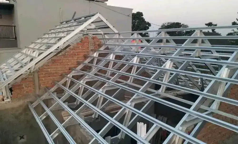 Rangka atap baja ringan terpasang