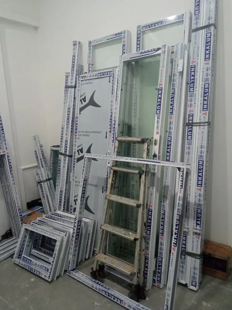 Tukang kusen, pintu, jendela alumunium