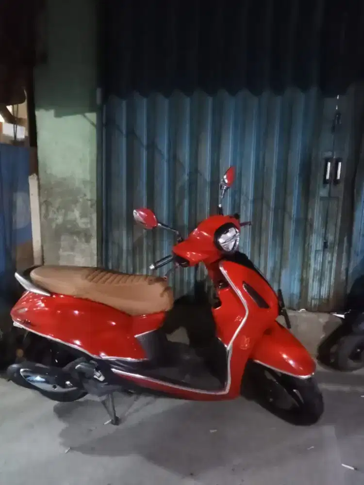 Yamaha grand Filano merah 2023