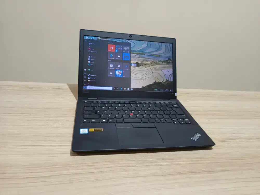 Thinkpad L390 core i5-8265U ram 8gb,ssd 256gb,layar full HD